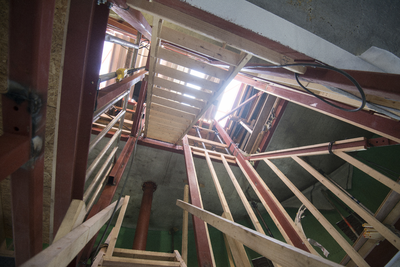 910350 Afbeelding van de werkzaamheden ten behoeve van de herbestemming van de watertoren (Heuveloord 25a) te Utrecht.